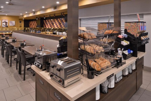 Best Western Plus Park Place Inn - Mini Suites - image 30