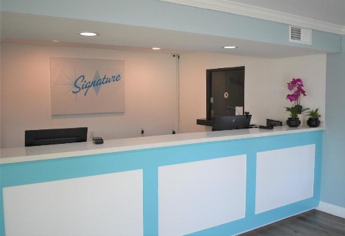 Signature Anaheim Maingate - image 10