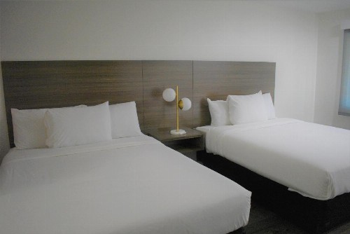 Signature Anaheim Maingate - image 13