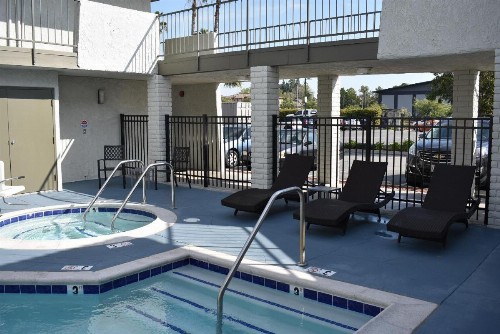 Signature Anaheim Maingate - image 14