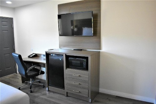 Signature Anaheim Maingate - image 17