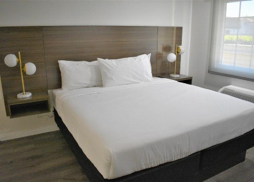 Signature Anaheim Maingate - image 23