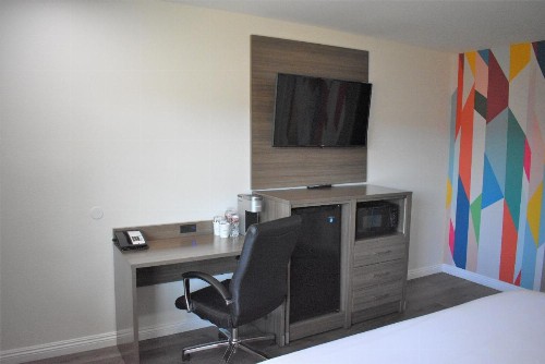 Signature Anaheim Maingate - image 7