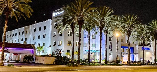 Wyndham Anaheim - image 15