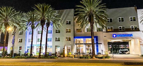 Wyndham Anaheim - image 17