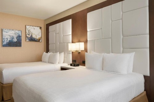 Wyndham Anaheim - image 2