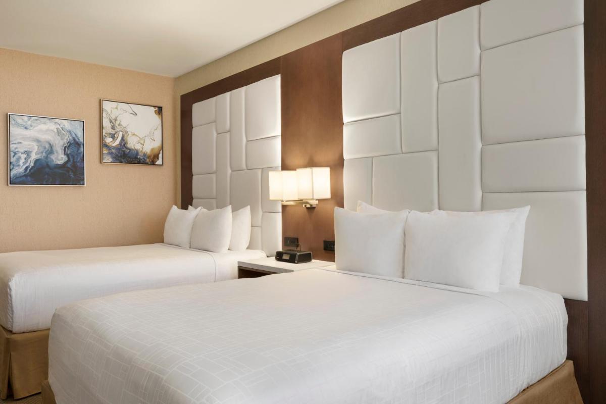 Wyndham Anaheim - image 2