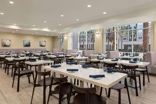 Wyndham Anaheim - image 4