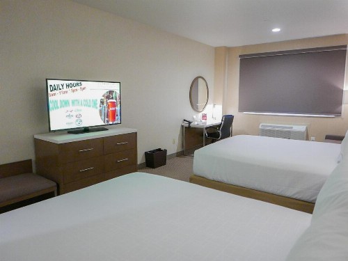 Wyndham Anaheim - image 5