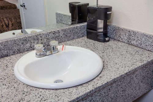 Days Inn by Wyndham Anaheim West - image 10