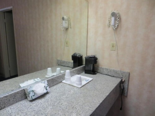 Days Inn by Wyndham Anaheim West - image 13