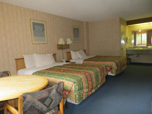 Days Inn by Wyndham Anaheim West - image 17