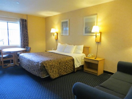 Days Inn by Wyndham Anaheim West - image 18