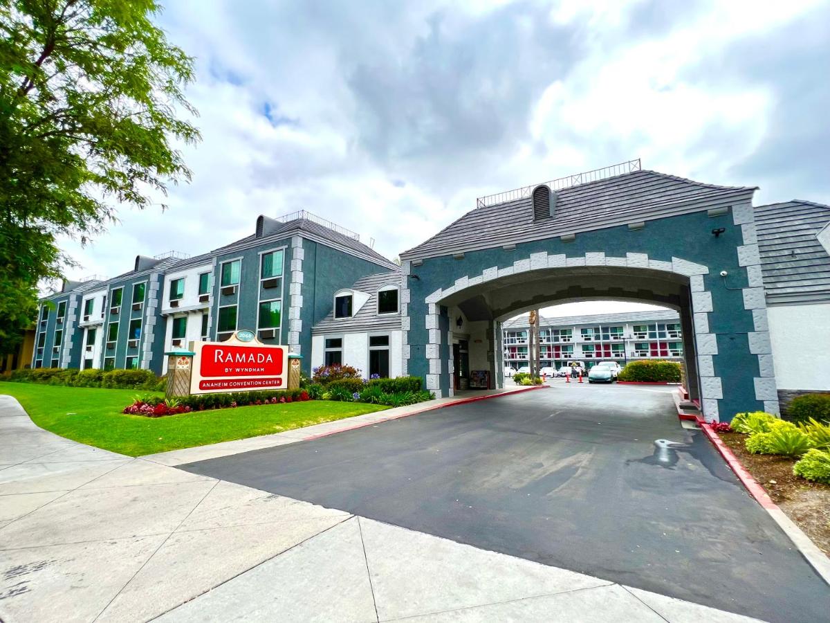 Travelodge by Wyndham Anaheim Convention Center - main image