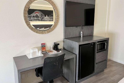 Travelodge by Wyndham Anaheim Convention Center - image 18