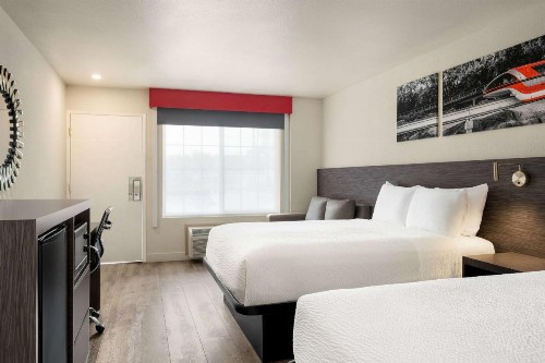 Travelodge by Wyndham Anaheim Convention Center - image 24