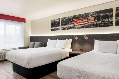 Travelodge by Wyndham Anaheim Convention Center - image 27