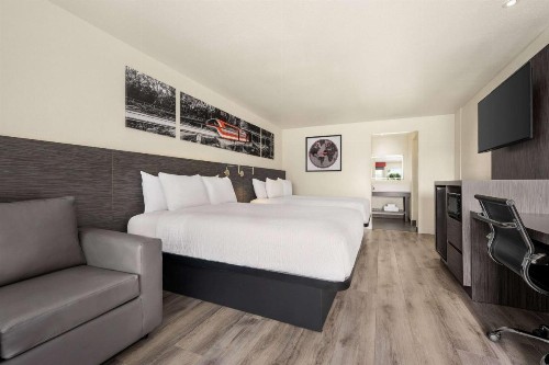 Travelodge by Wyndham Anaheim Convention Center - image 29