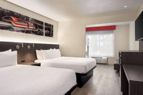 Travelodge by Wyndham Anaheim Convention Center - image 32