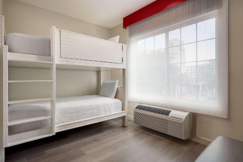 Travelodge by Wyndham Anaheim Convention Center - image 33
