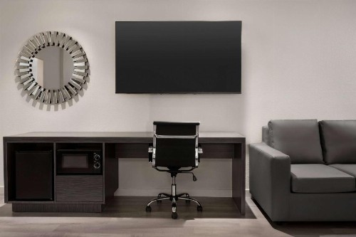 Travelodge by Wyndham Anaheim Convention Center - image 39