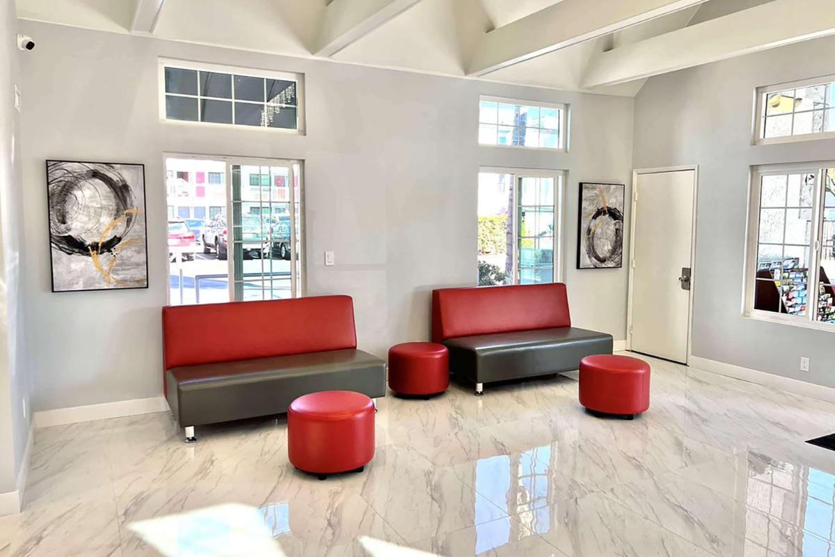 Travelodge by Wyndham Anaheim Convention Center - image 4