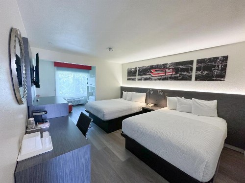Travelodge by Wyndham Anaheim Convention Center - image 50