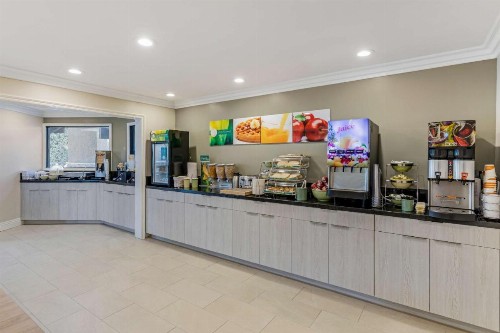 Quality Inn & Suites Anaheim Maingate - image 23