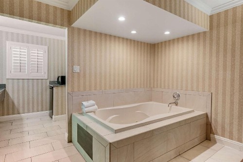 Quality Inn & Suites Anaheim Maingate - image 25