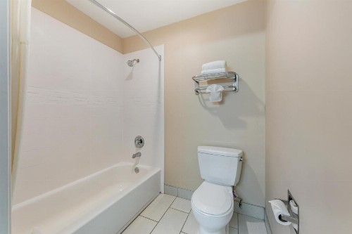 Quality Inn & Suites Anaheim Maingate - image 37