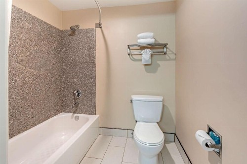 Quality Inn & Suites Anaheim Maingate - image 42