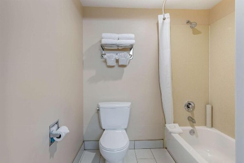 Quality Inn & Suites Anaheim Maingate - image 9