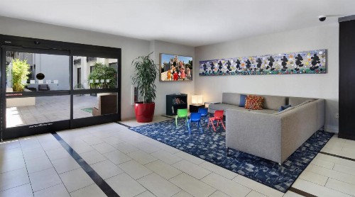Holiday Inn Hotel & Suites Anaheim an IHG Hotel - image 8