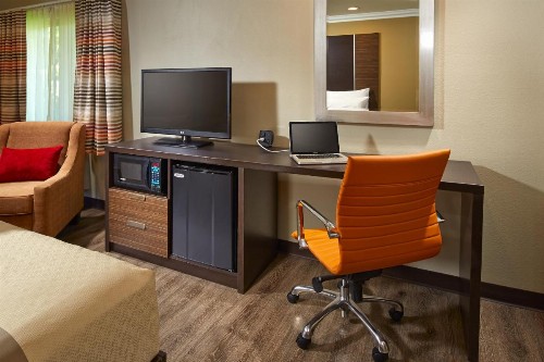 Eden Roc Inn & Suites near the Maingate - image 14