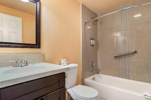 The Lemon Tree Hotel - image 49