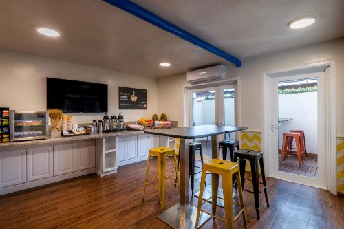 Hotel Pepper Tree Boutique Kitchen Studios - Anaheim - image 12