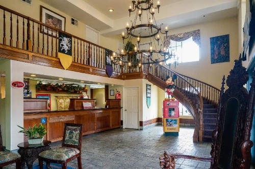 Castle Inn and Suites Anaheim - image 33