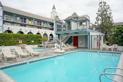 Castle Inn and Suites Anaheim - image 37