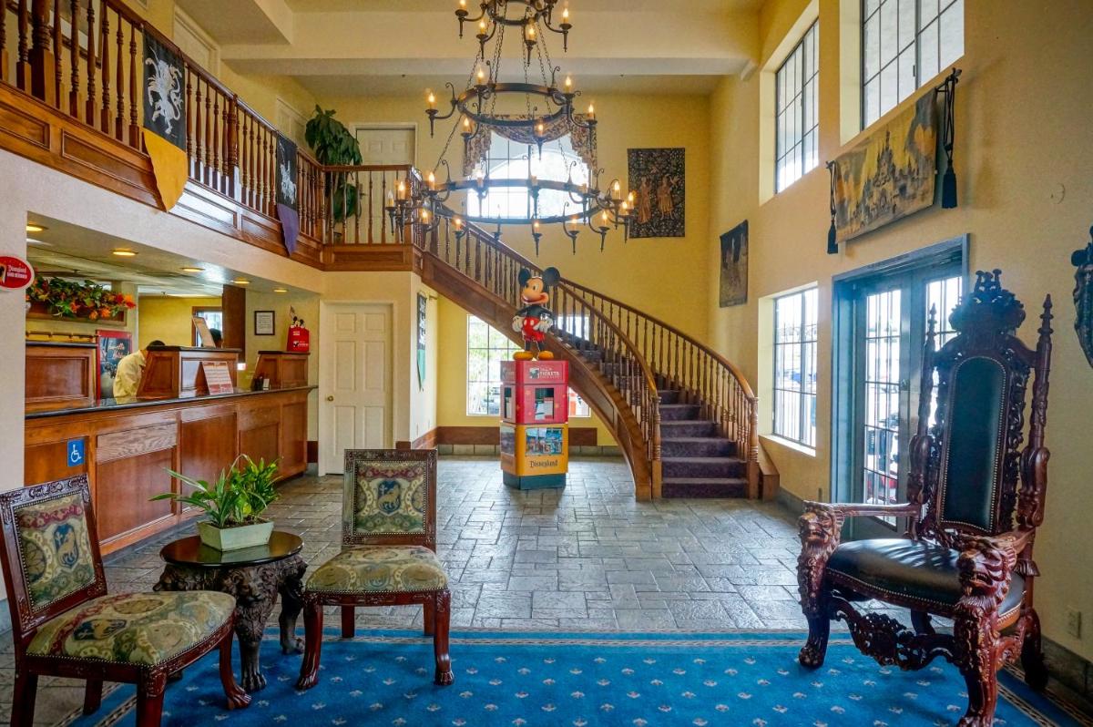 Castle Inn and Suites Anaheim - image 4