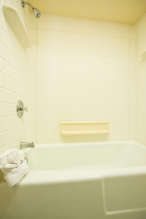 Anaheim Carriage Inn - image 13