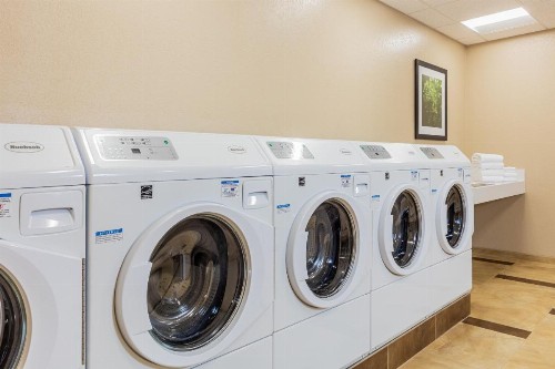 Candlewood Suites Anaheim - Resort Area an IHG Hotel - image 2
