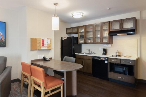 Candlewood Suites Anaheim - Resort Area an IHG Hotel - image 27