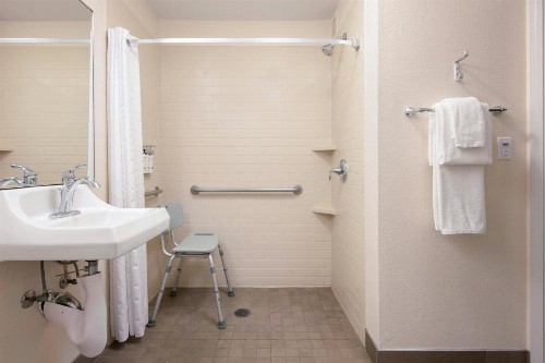Candlewood Suites Anaheim - Resort Area an IHG Hotel - image 37