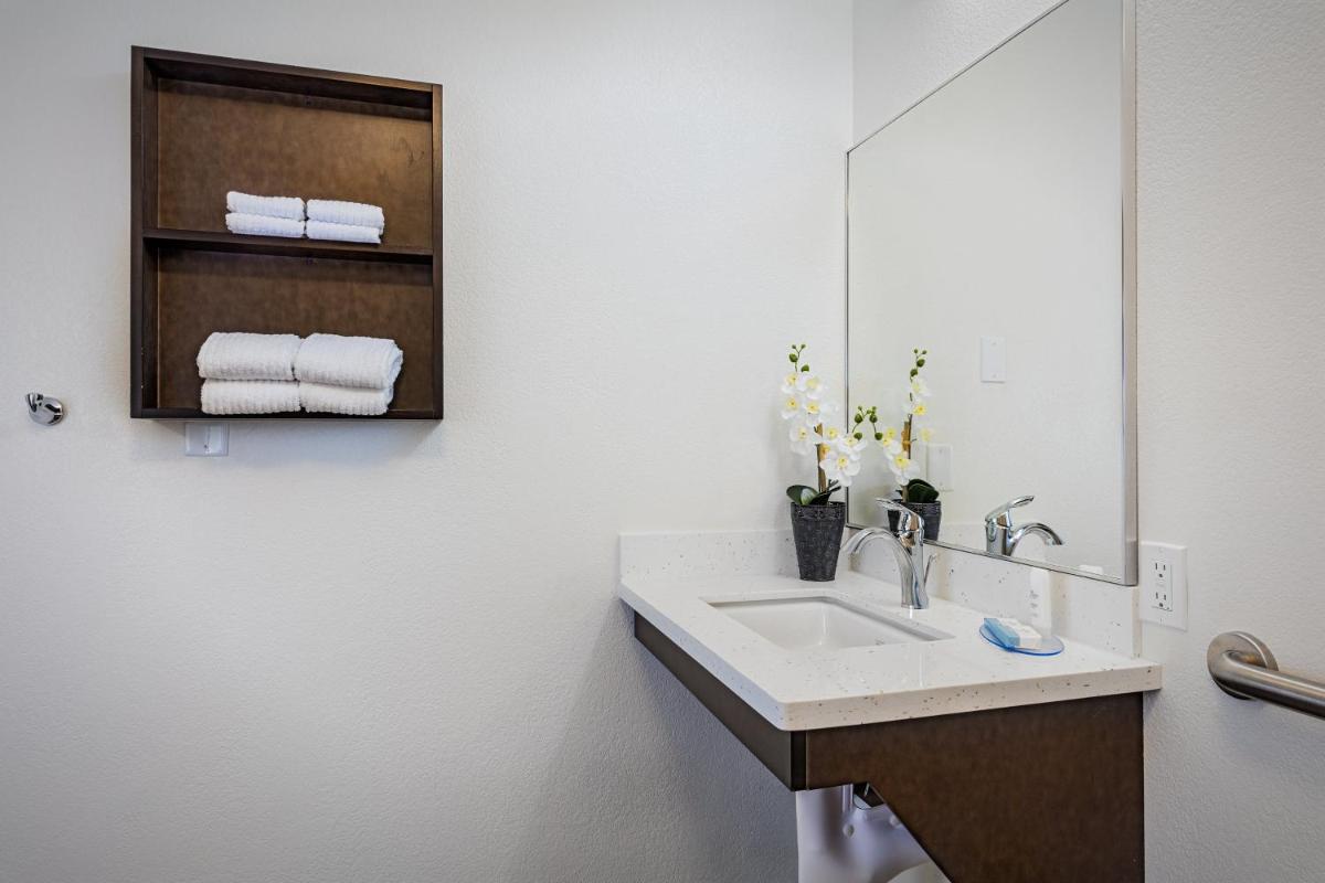 Candlewood Suites Anaheim - Resort Area an IHG Hotel - image 7