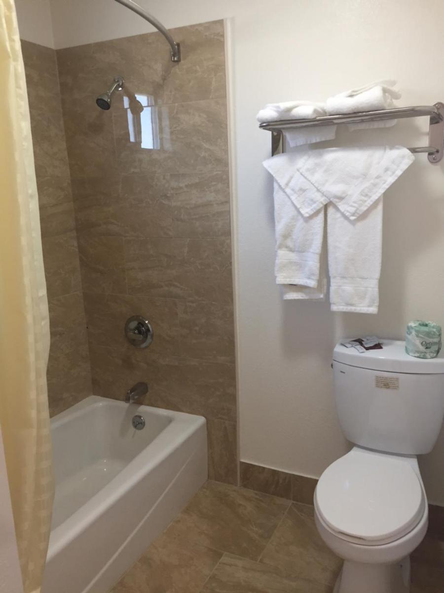Welcome Inn & Suites Anaheim - image 2