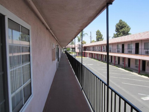 Welcome Inn & Suites Anaheim - image 3