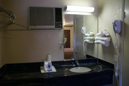 Best Budget Inn Anaheim - image 20