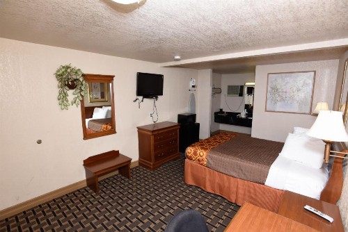 Best Budget Inn Anaheim - image 23