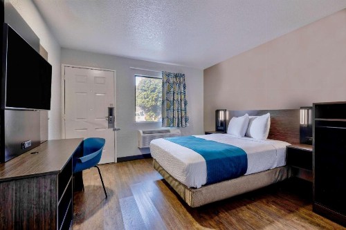 Motel 6-Anaheim CA - Fullerton East - image 10