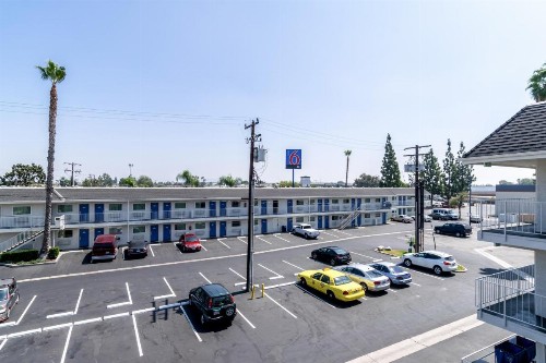 Motel 6-Anaheim CA - Fullerton East - image 11